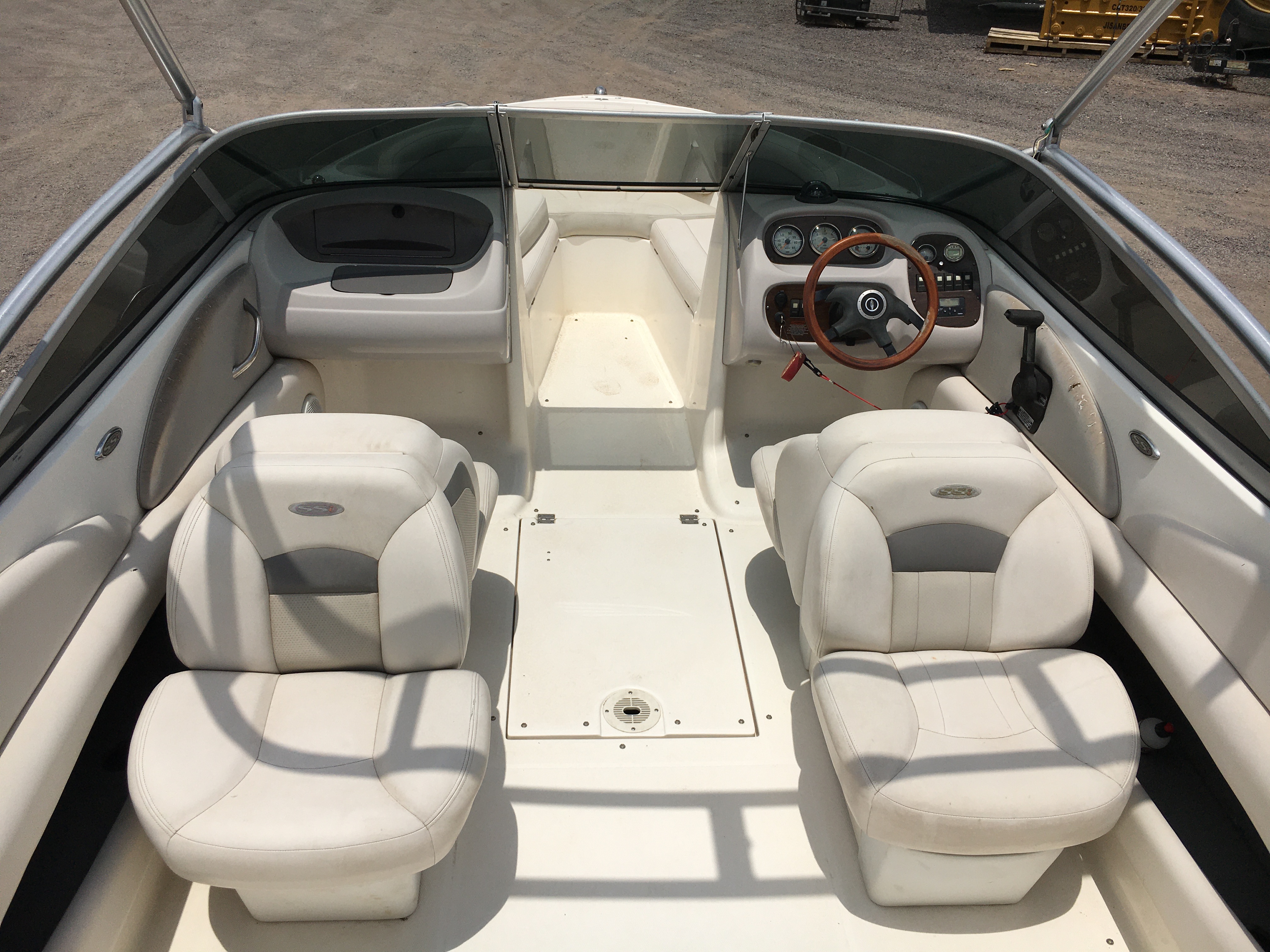 LANCHA CHAPARRAL 210